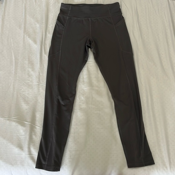 Size L (10/12) Girls All in Motion Gray Leggings with side pockets - Picture 1 of 4